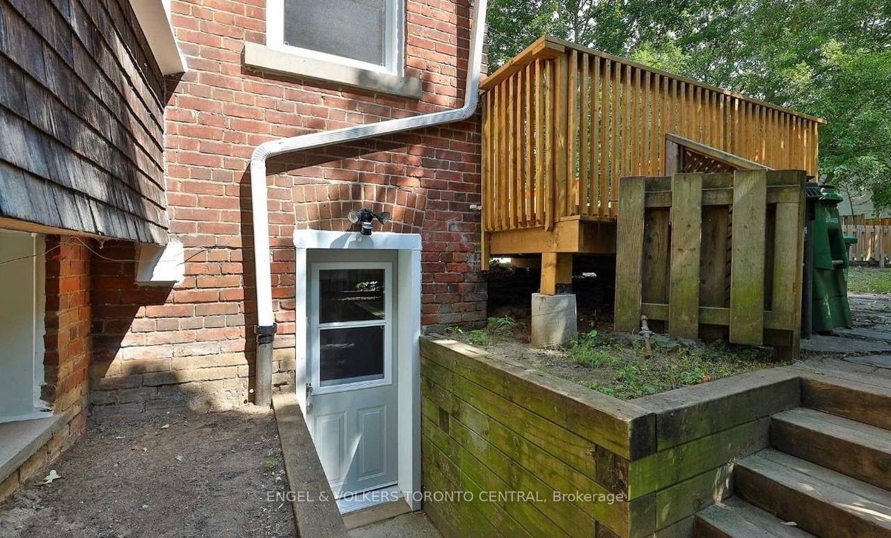 51B Fernwood Park Ave - Photo 3 of 20