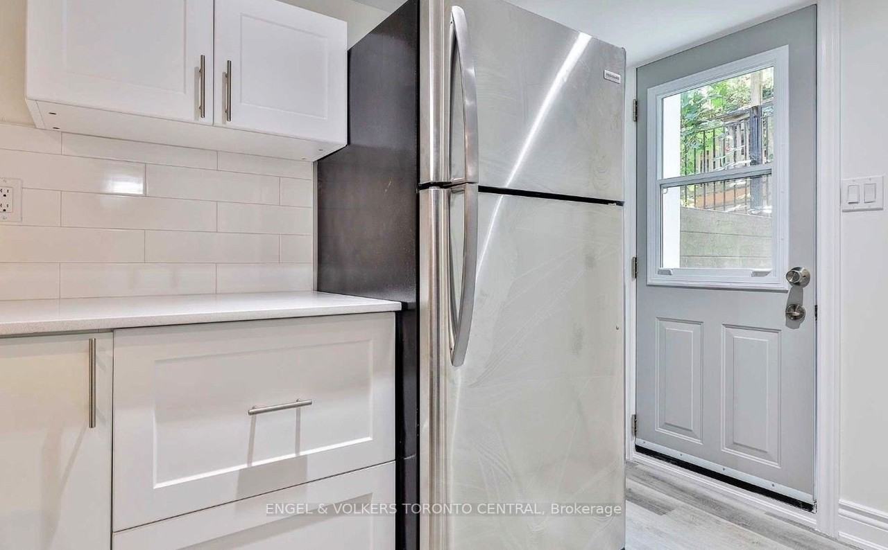 51B Fernwood Park Ave - Photo 7 of 20