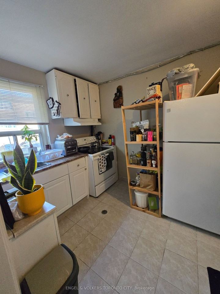 45 Leduc Dr - Photo 3 of 8