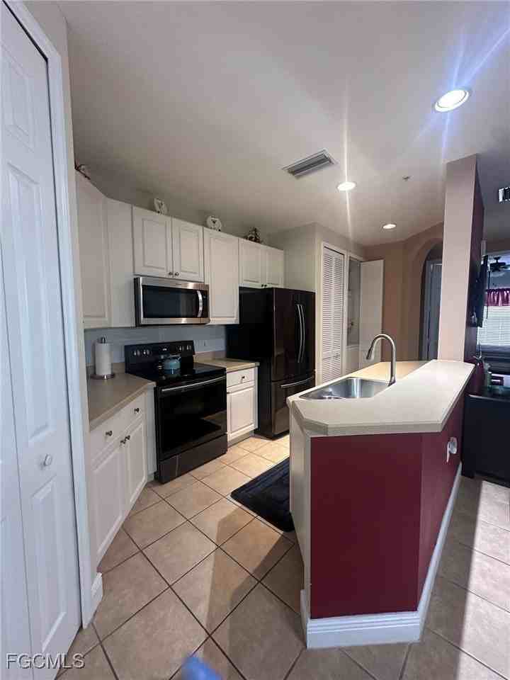 1345 Sweetwater Cv #203 - Photo 6 of 15