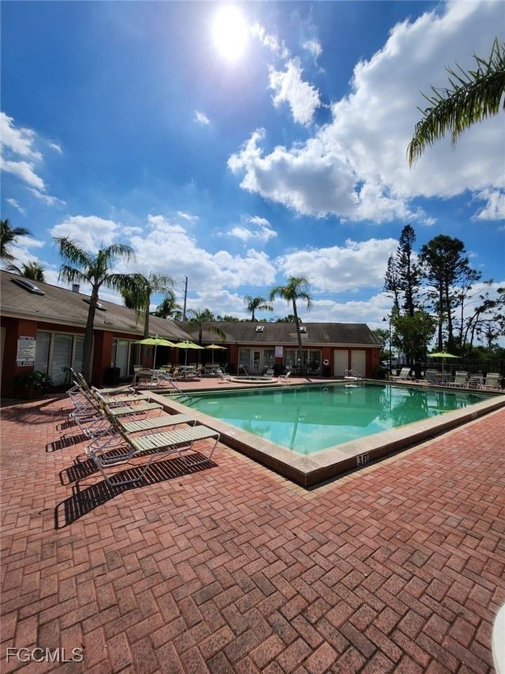 2845 Winkler Ave #317 - Photo 2 of 17