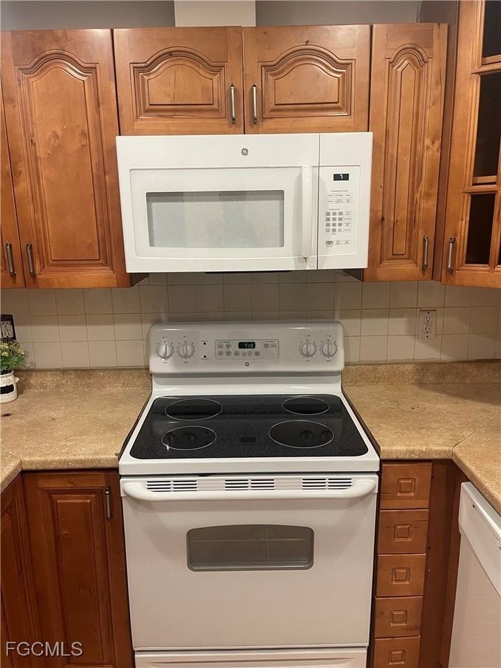 320 Harry Ave S - Photo 7 of 32