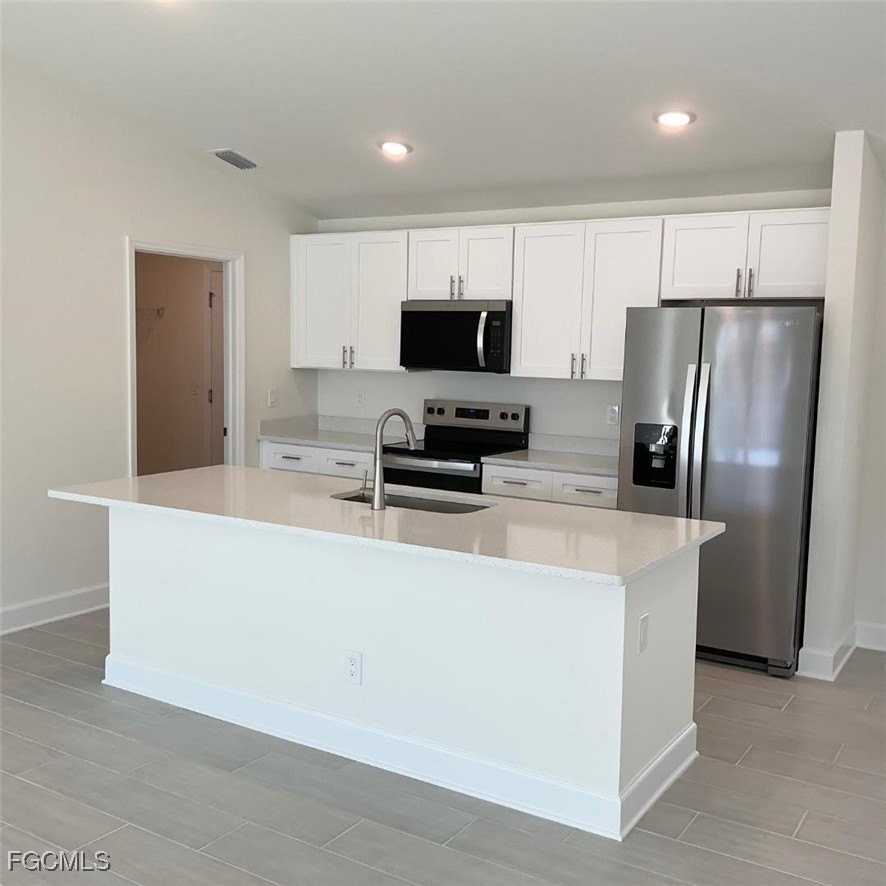 1726 Nw 17th St - Photo 3 of 17