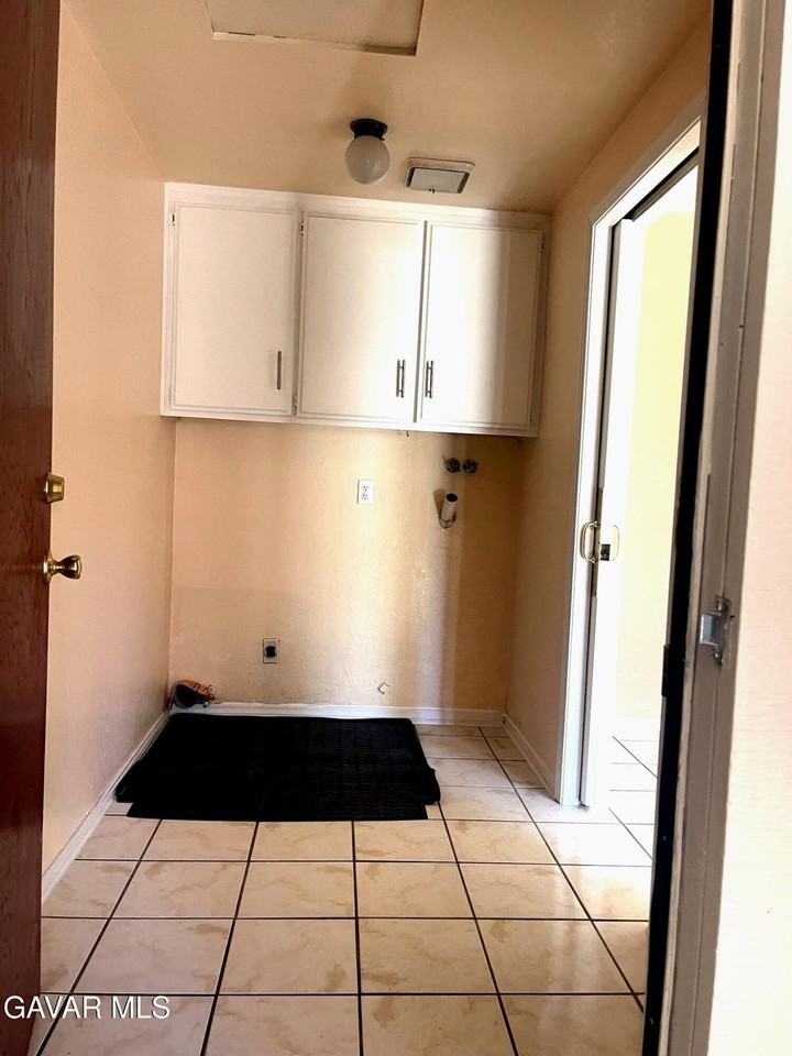 3840 Sago St - Photo 7 of 16