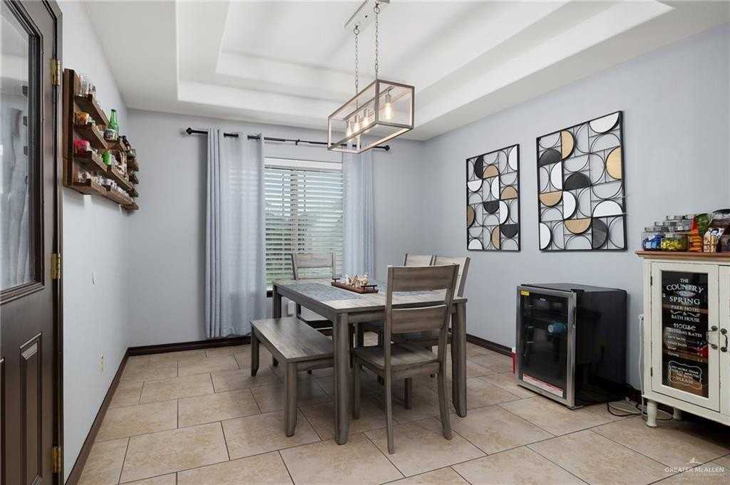 1709 Yellow Stone St - Photo 5 of 13