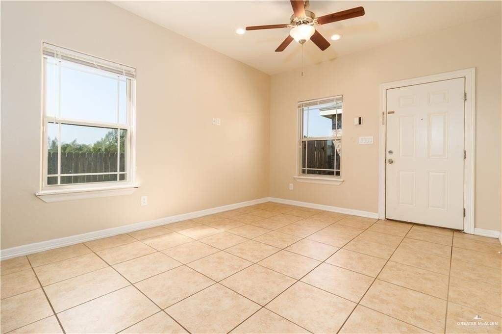 2710 E Garfield Ave Apt 2 - Photo 6 of 10