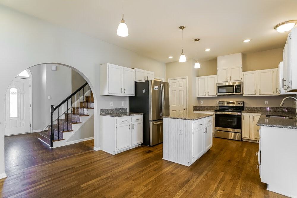 4708 Easthampton Dr - Photo 6 of 17