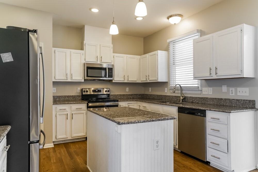 4708 Easthampton Dr - Photo 7 of 17