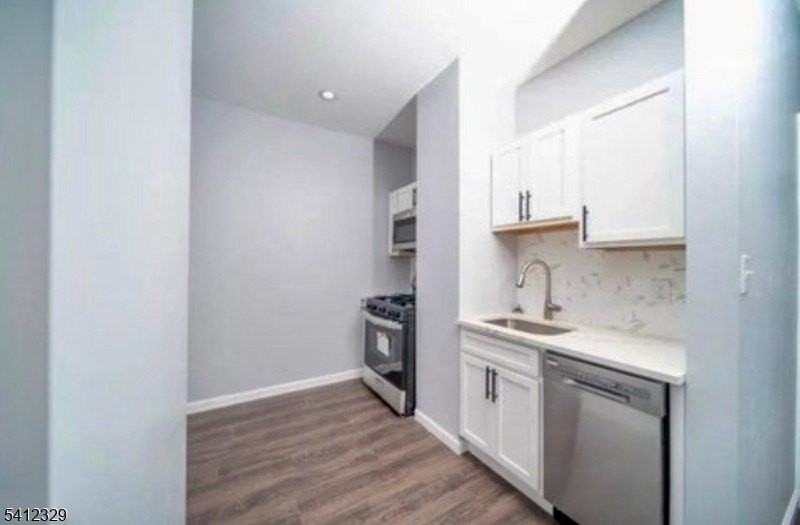 209 N 4th St - Photo 5 of 6