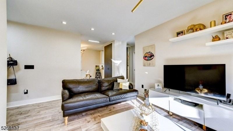 1504 W Terrace Cir #4 - Photo 7 of 23