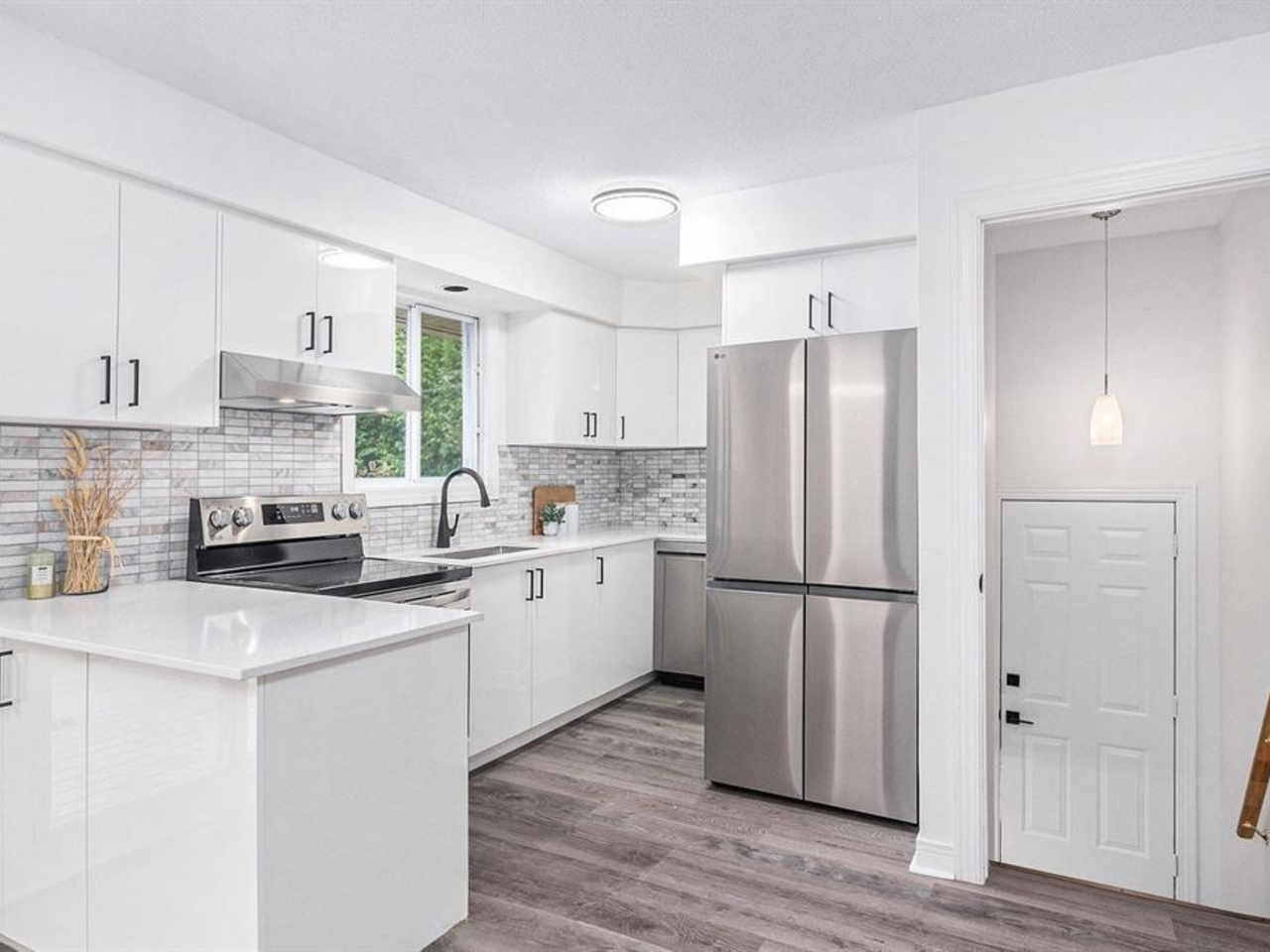 20 Newhaven Street - Photo 3 of 36