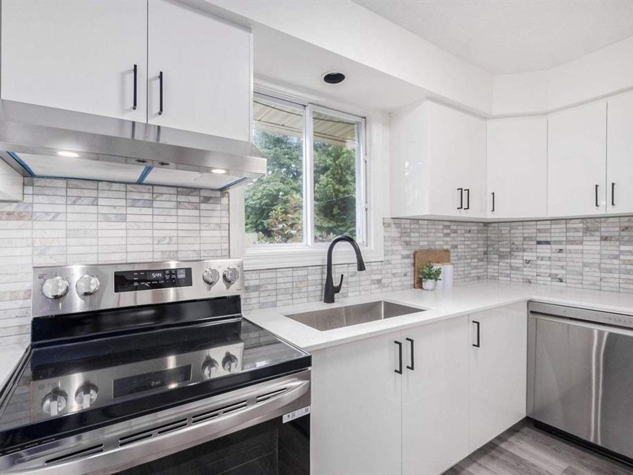 20 Newhaven Street - Photo 4 of 36