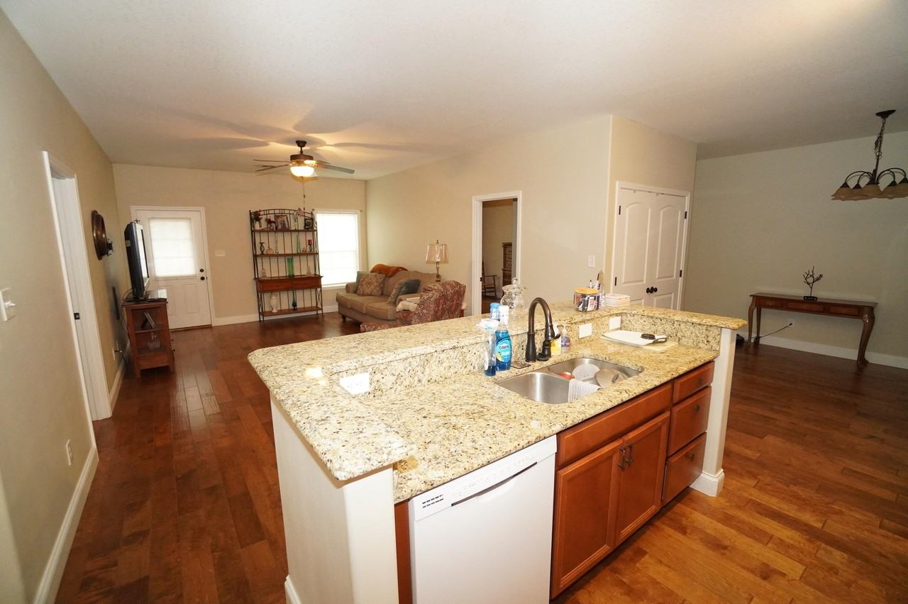 3023 Villas Creekside Dr - Photo 7 of 37