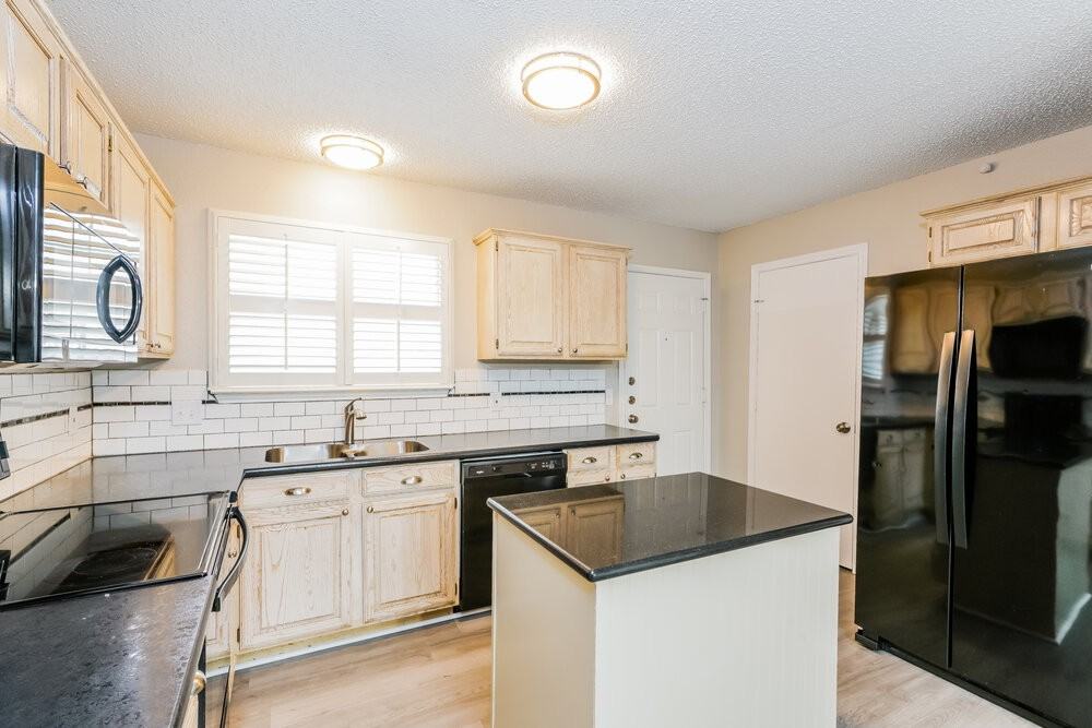 920 Tennessee Trl - Photo 7 of 16