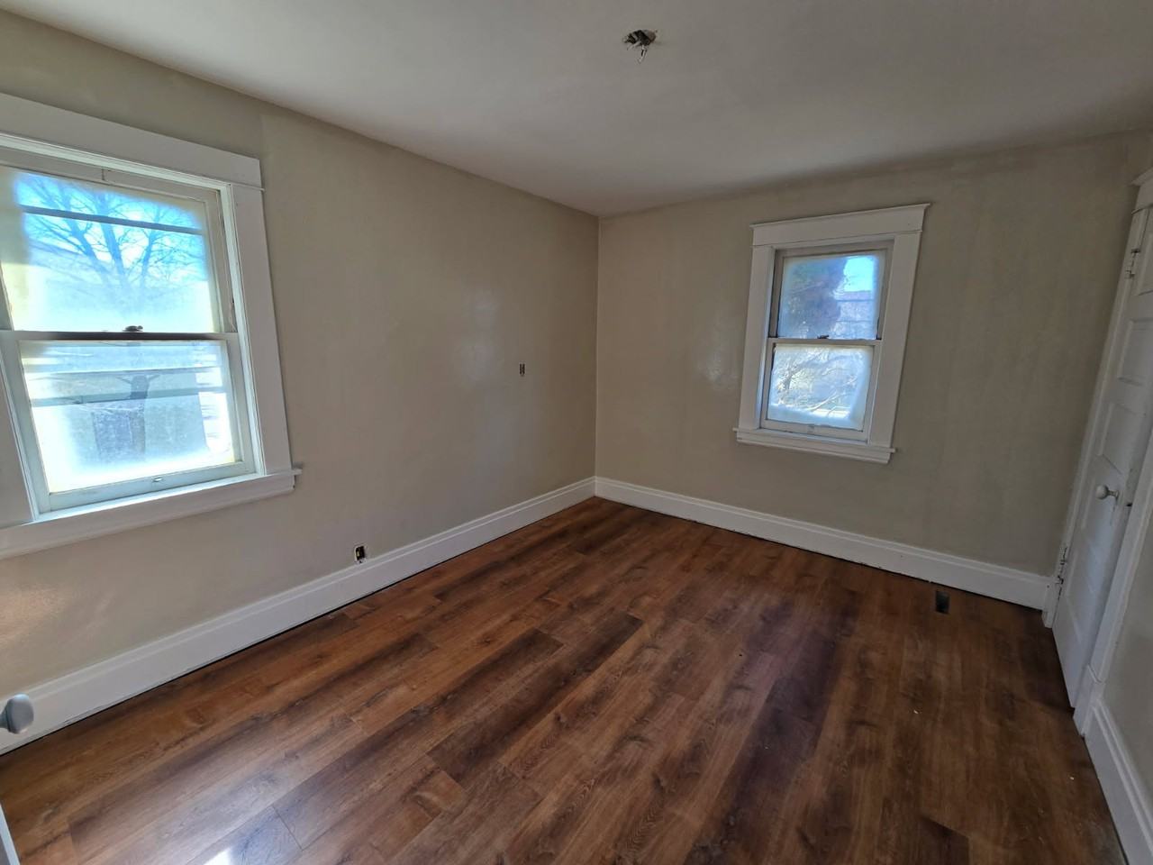 2205 Michigan Ave - Photo 2 of 7