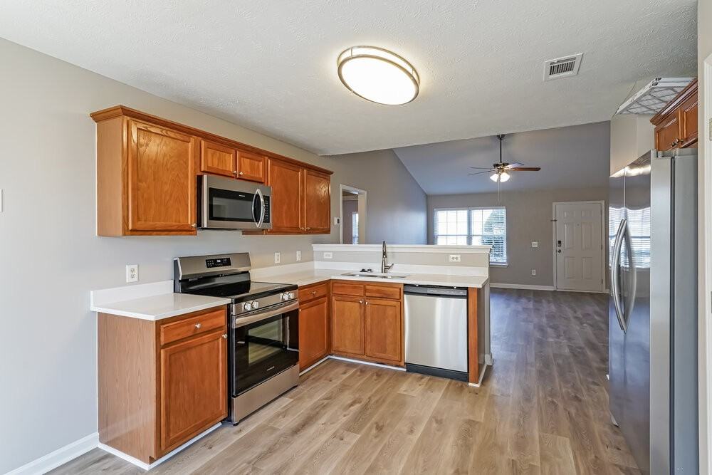 7016 S Hampton Blvd - Photo 6 of 16