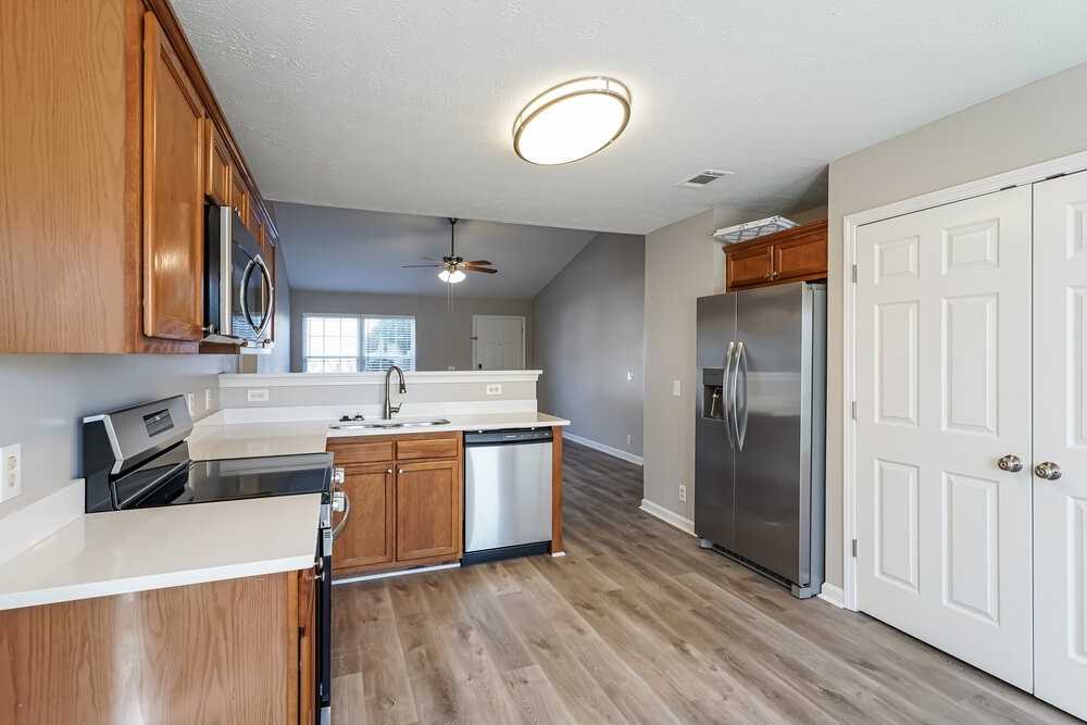 7016 S Hampton Blvd - Photo 7 of 16