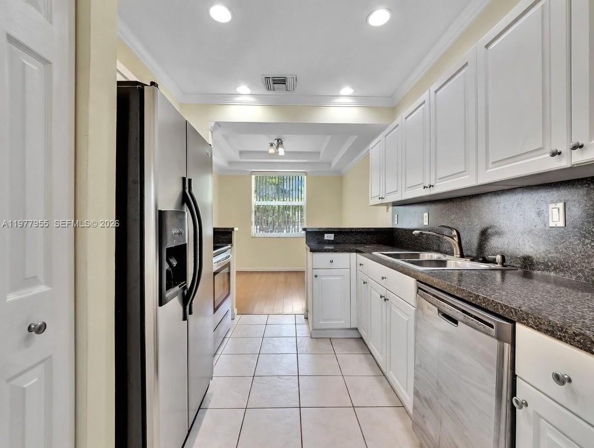 858 Nw 170th Ter #858 - Photo 3 of 8