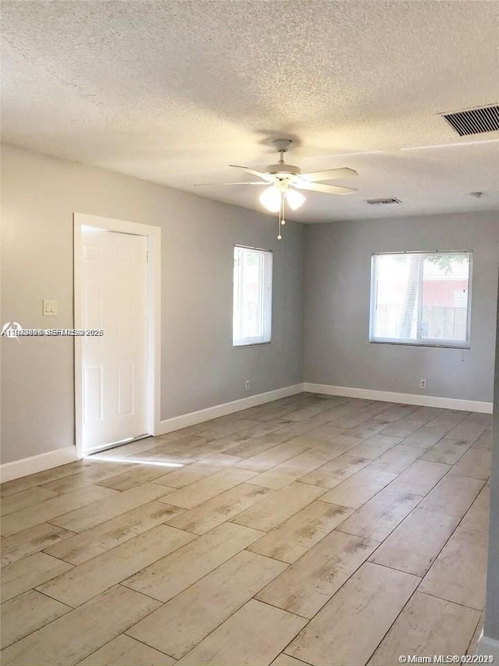 1235 Ne 3rd Ave #2 - Photo 3 of 21