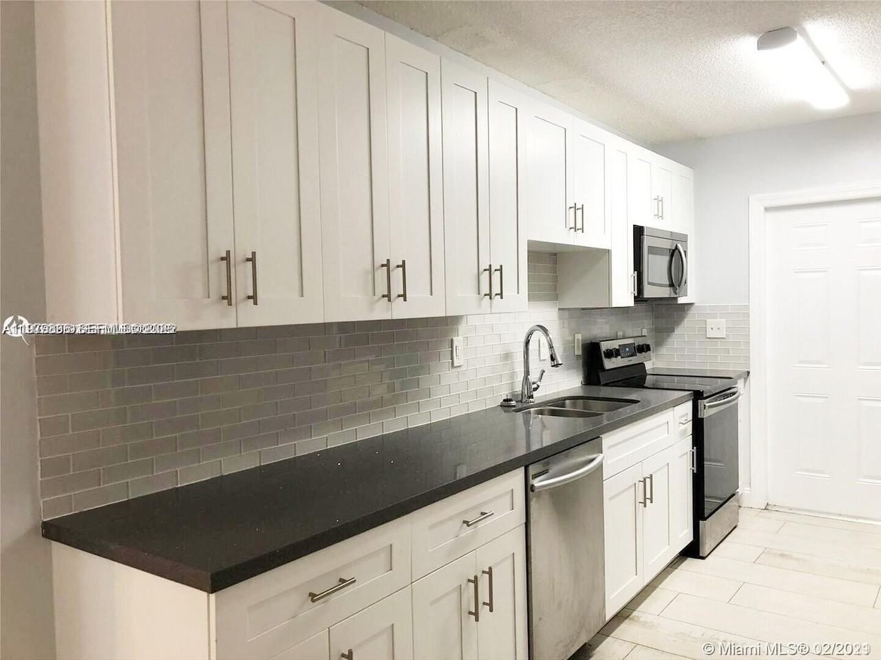 1235 Ne 3rd Ave #2 - Photo 5 of 21