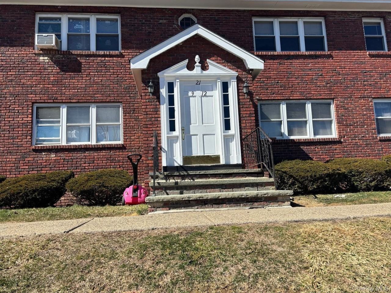 21 Route 17 Apt 12 - Photo 2 of 17