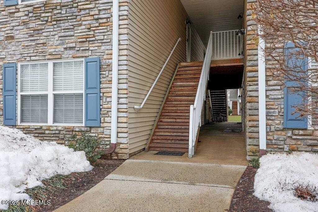 1015 Wedgewood Cir Unit 1015 - Photo 4 of 25