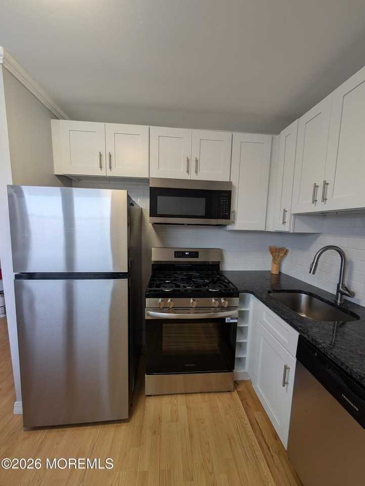 167 Wyckoff Rd Unit B - Photo 3 of 15