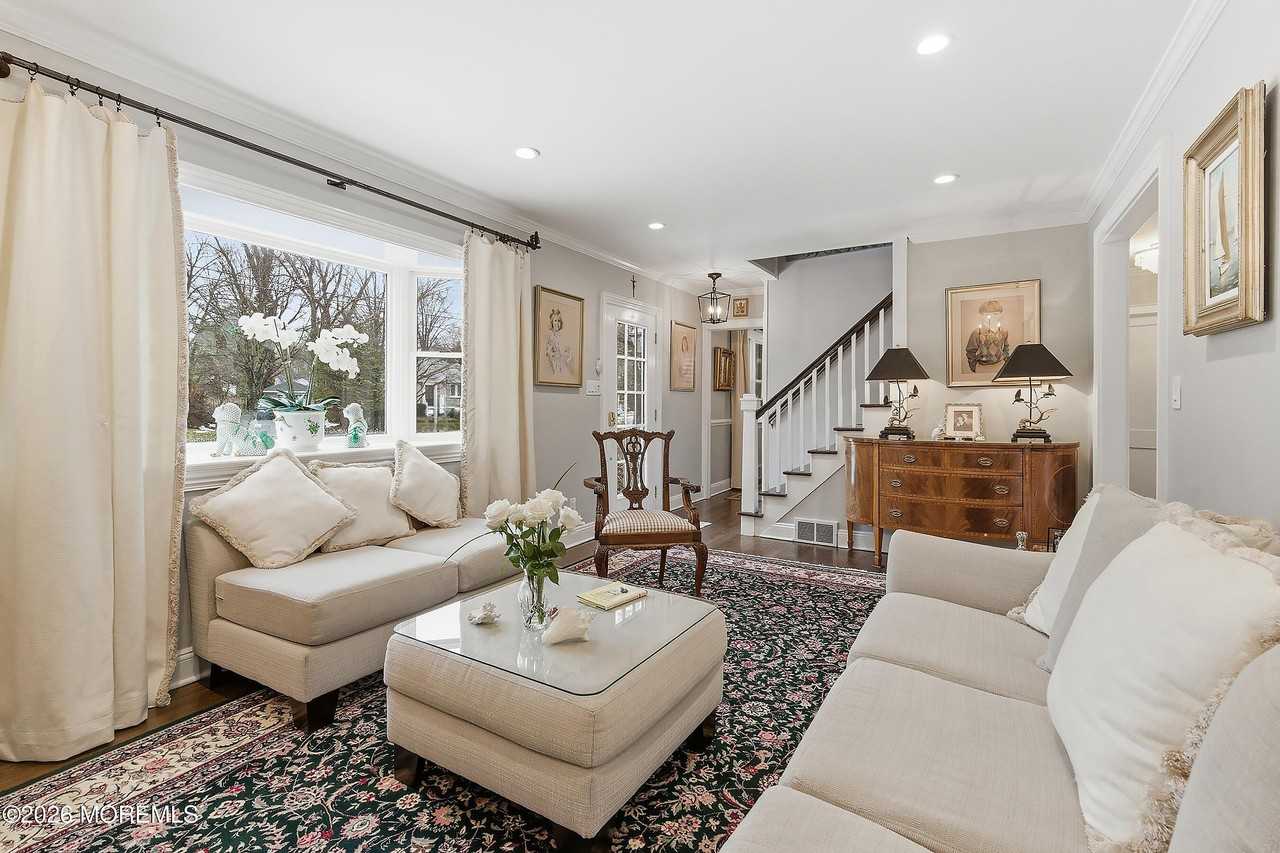 96 Lake Shore Dr - Photo 6 of 35