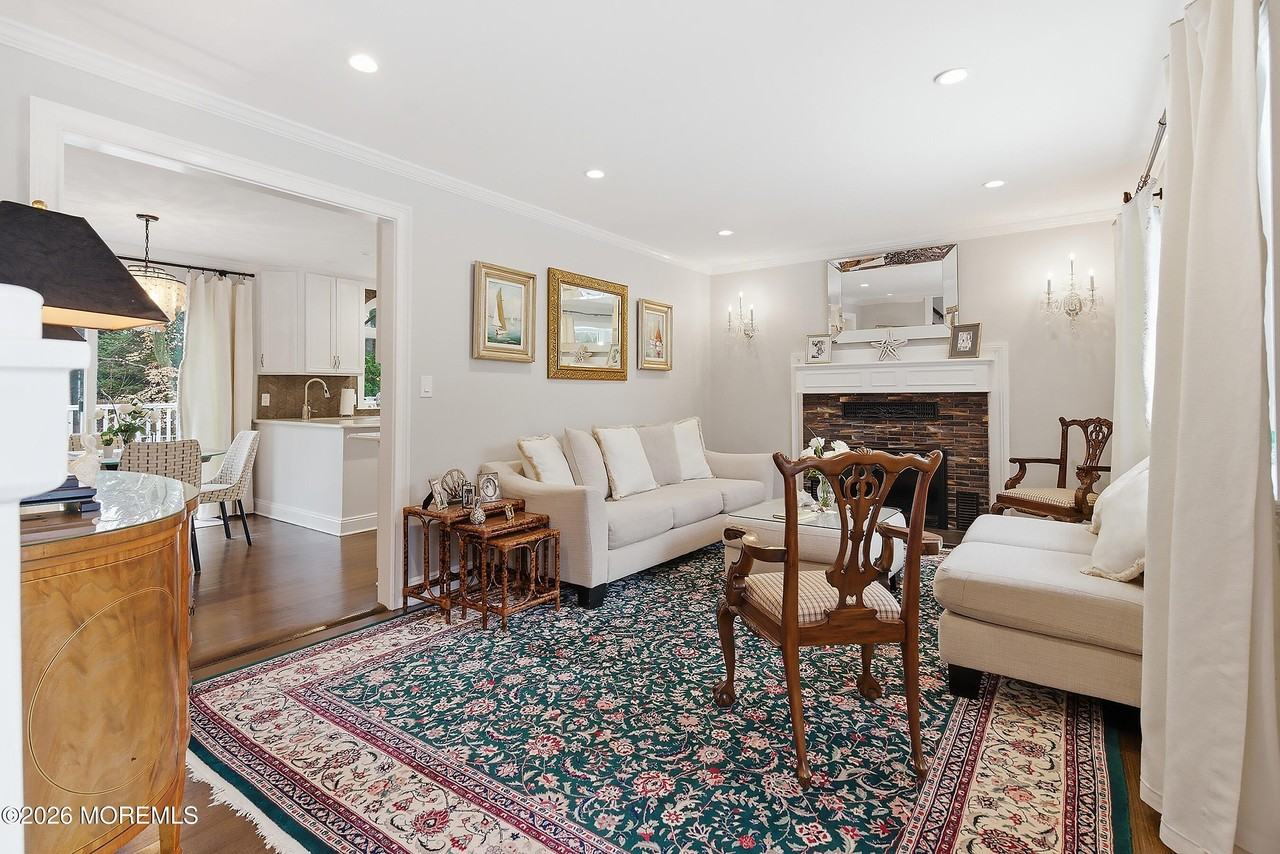 96 Lake Shore Dr - Photo 7 of 35