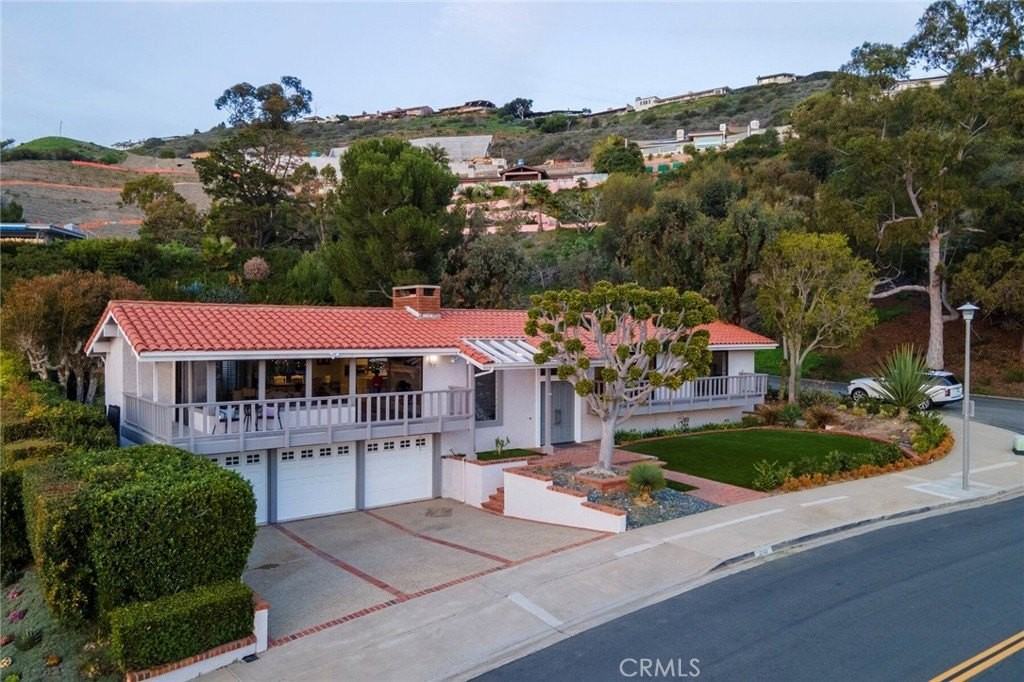 32401 Seven Seas Dr - Photo 4 of 50