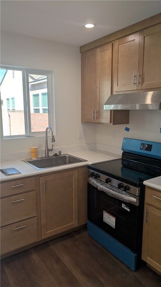 5204 Minturn Ave - Photo 3 of 9