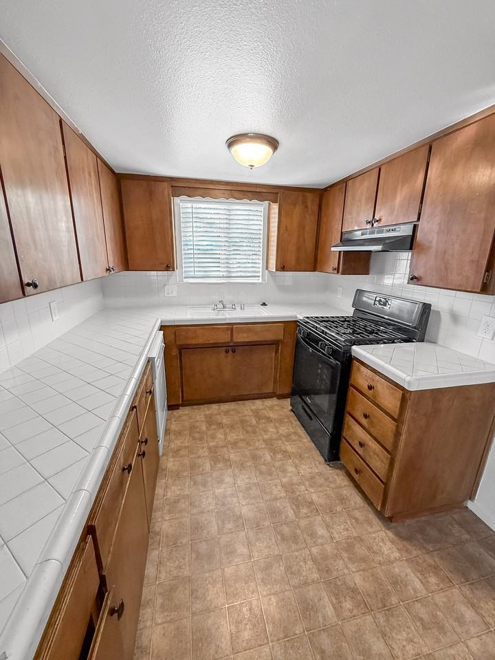 4219 W Myrtle Ave #4219 - Photo 2 of 19