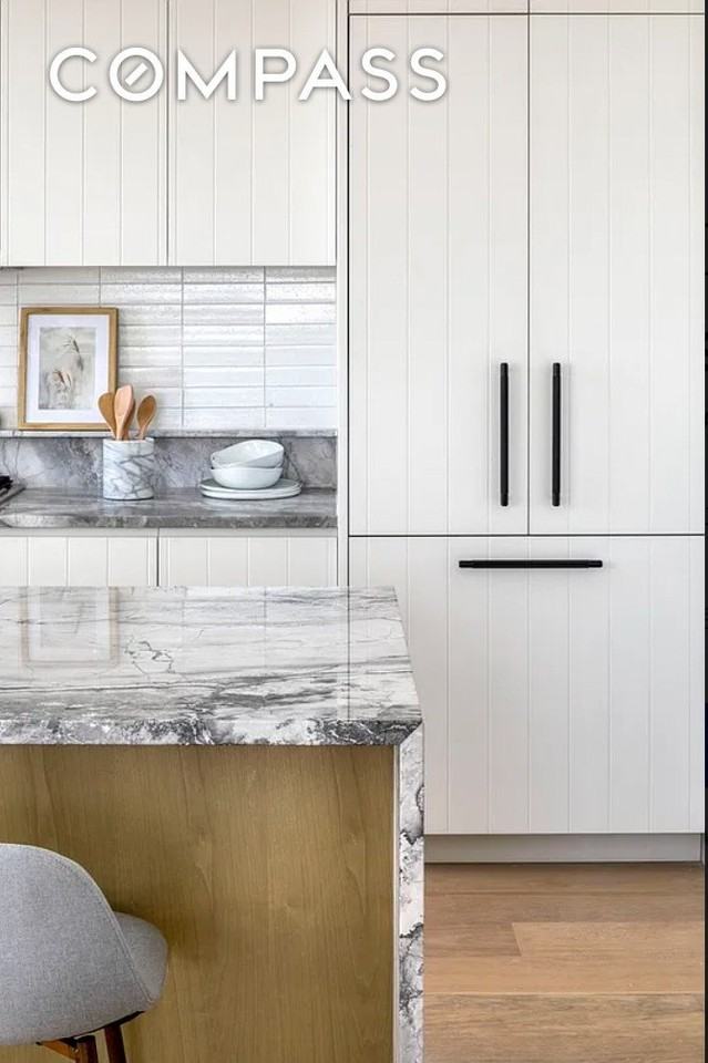 185 18th St #808 - Photo 3 of 15