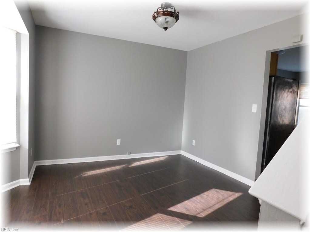 825 Old Point Ave - Photo 6 of 11