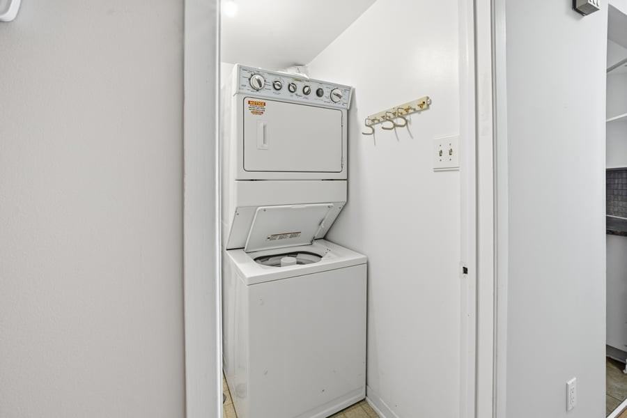 37 Robinson Ave - Photo 5 of 13