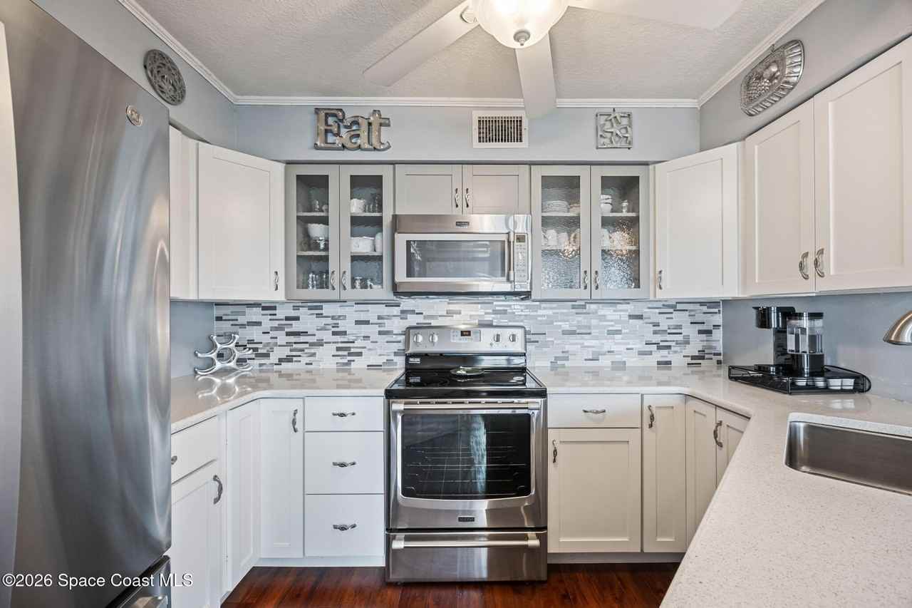 7050 N Highway 1 Apt 106 - Photo 3 of 9