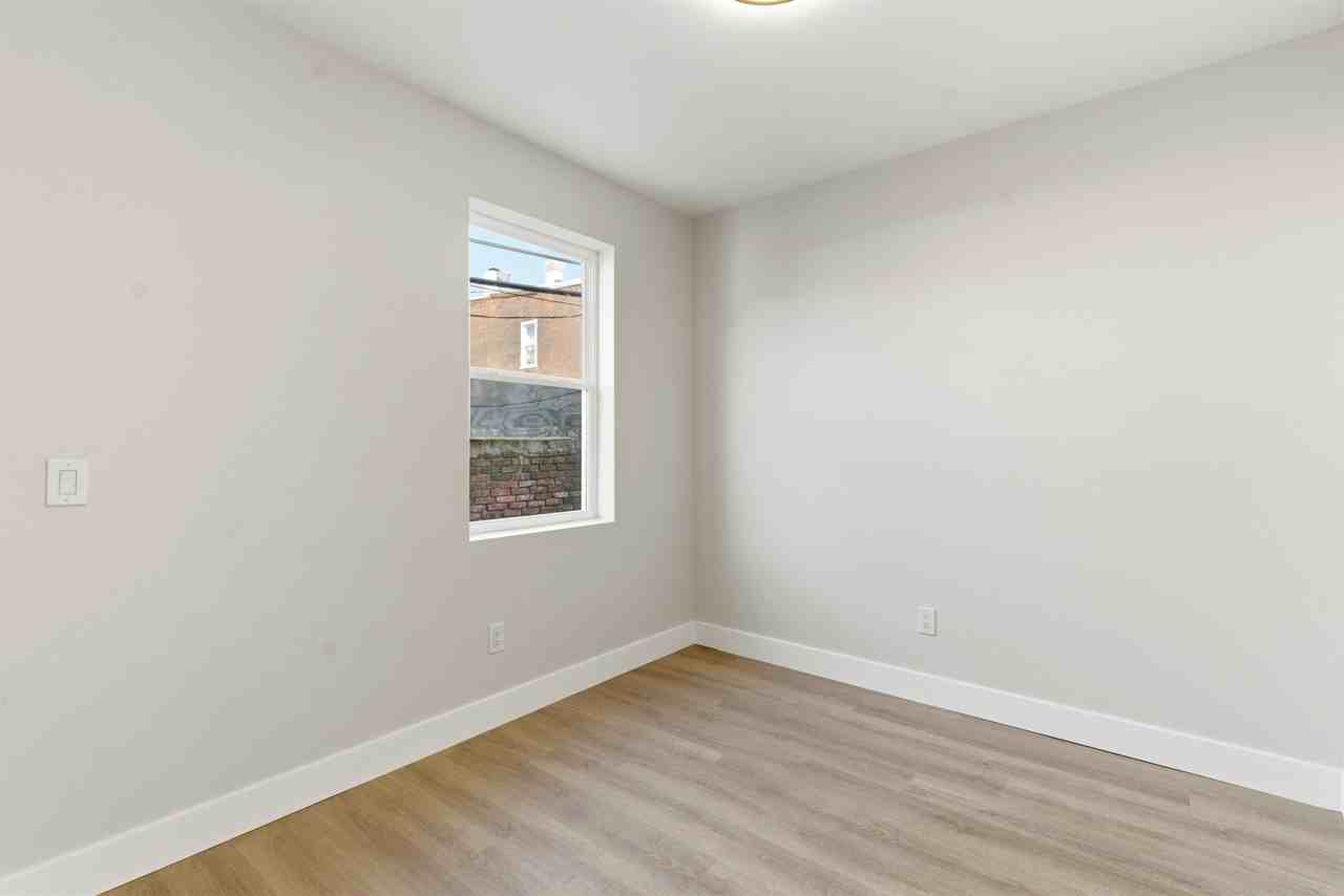 5137 Master St Apt 1b #1B - Photo 6 of 16