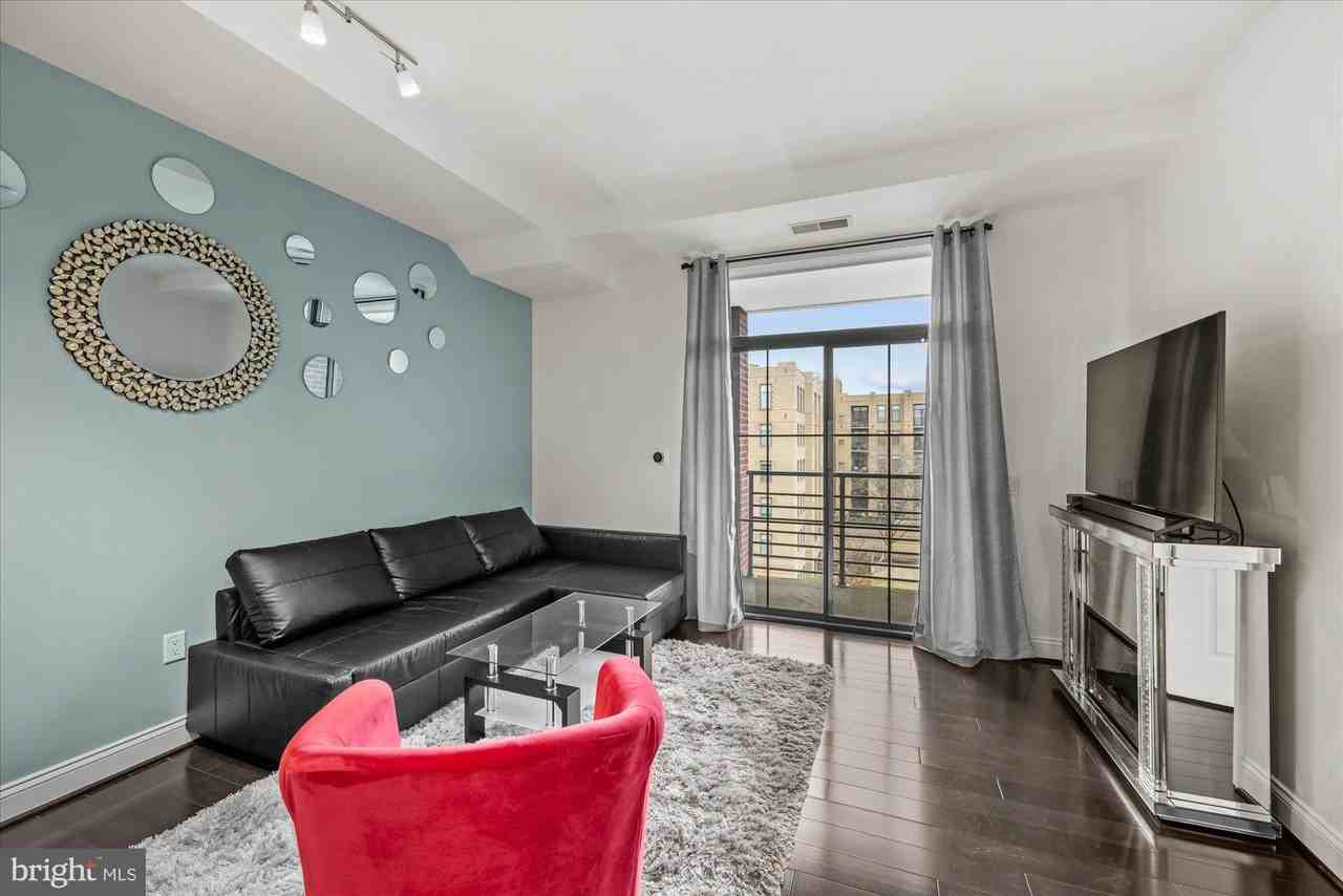 1111 Oronoco St #532 - Photo 3 of 41