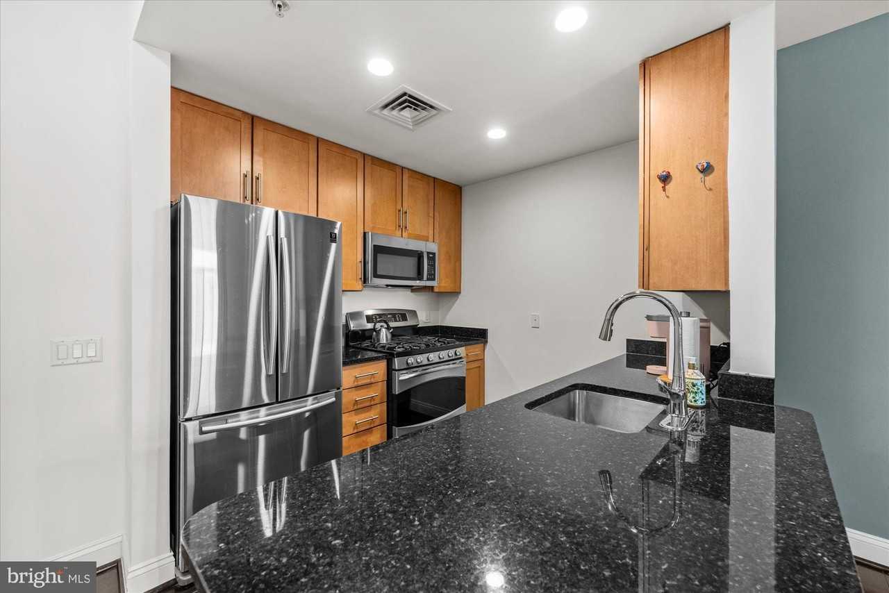 1111 Oronoco St #532 - Photo 4 of 41