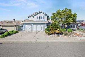 featured image of 5744 River Run Cir