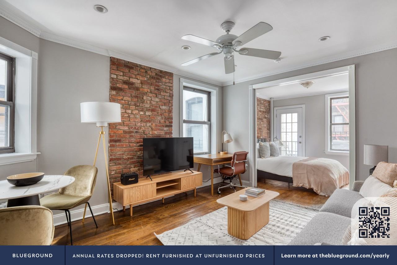 118 Christopher St #1073 - Photo 4 of 23