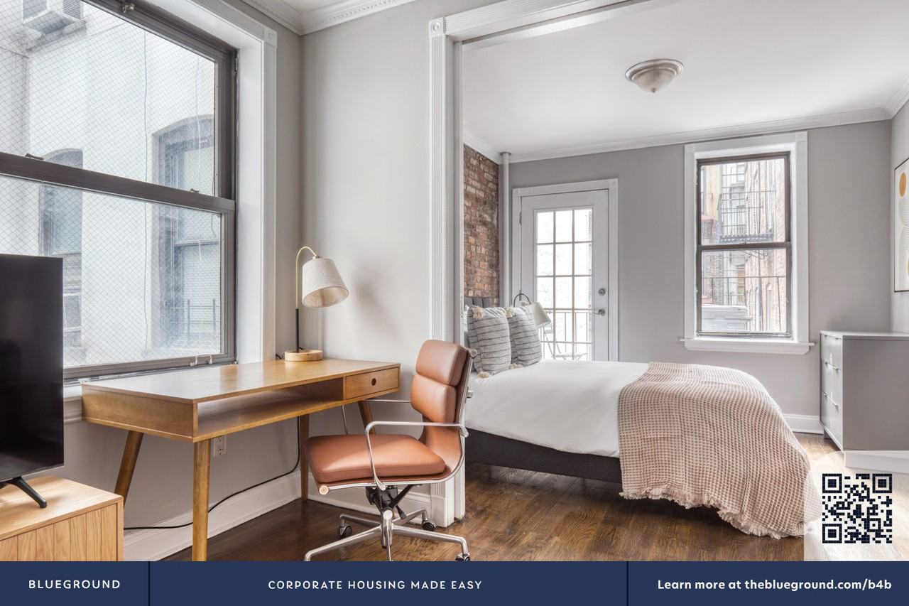 118 Christopher St #1073 - Photo 6 of 23