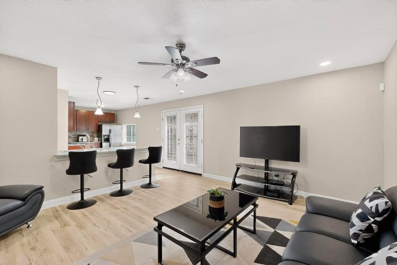 136 Yorkshire Dr #1492679P - Photo 3 of 37