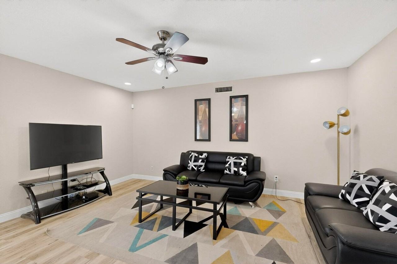 136 Yorkshire Dr #1492679P - Photo 6 of 37