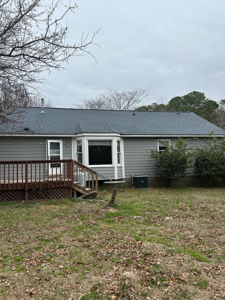 812 Stephanie Pl - Photo 3 of 14