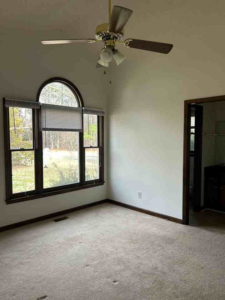 812 Stephanie Pl - Photo 6 of 14