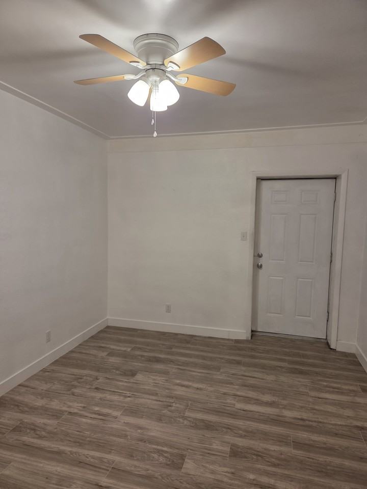 224 Eureka Ave #1 - Photo 3 of 20