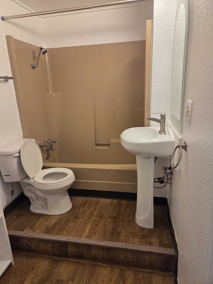 224 Eureka Ave #1 - Photo 7 of 20