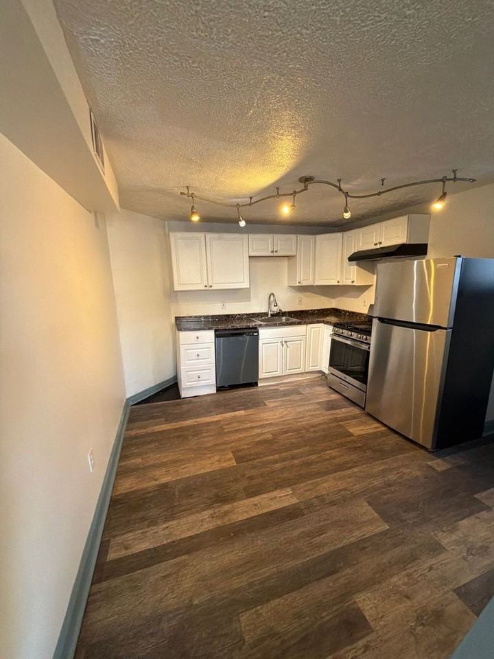 6066 Butler St - Photo 2 of 7