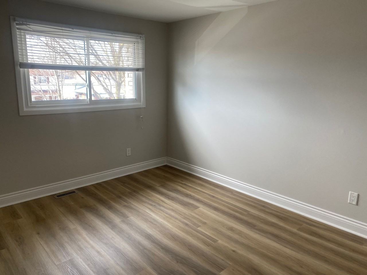 293 Waverly Street South #1 - Photo 7 of 12